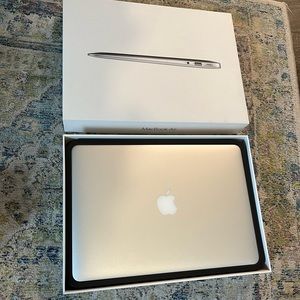 🧑‍💻 Apple 13.3” MacBook Air "Core i5" 1.4 2014 Silver Laptop Computer